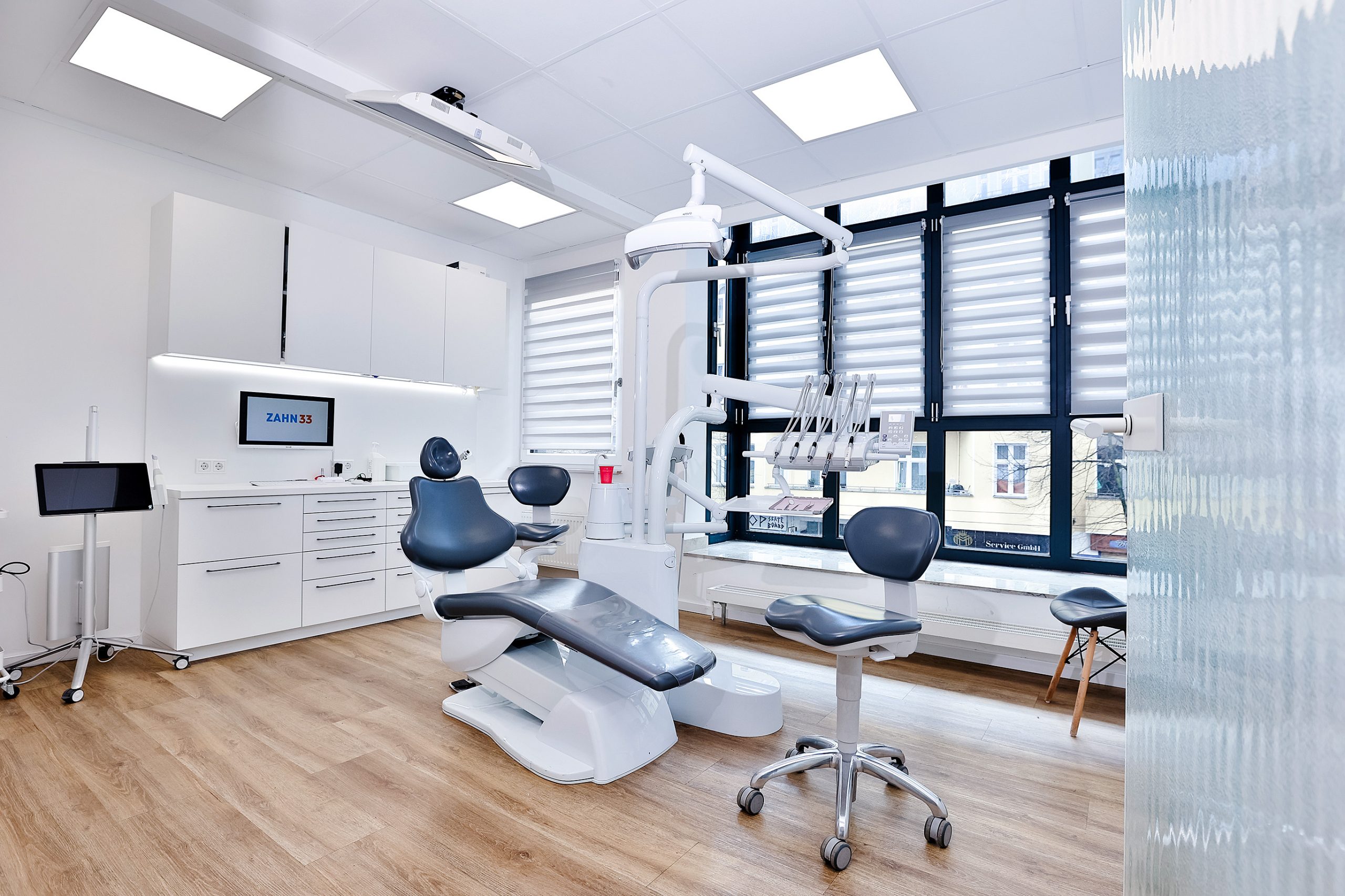 Ihre moderne Praxis – geöffnet täglich außer sonntags